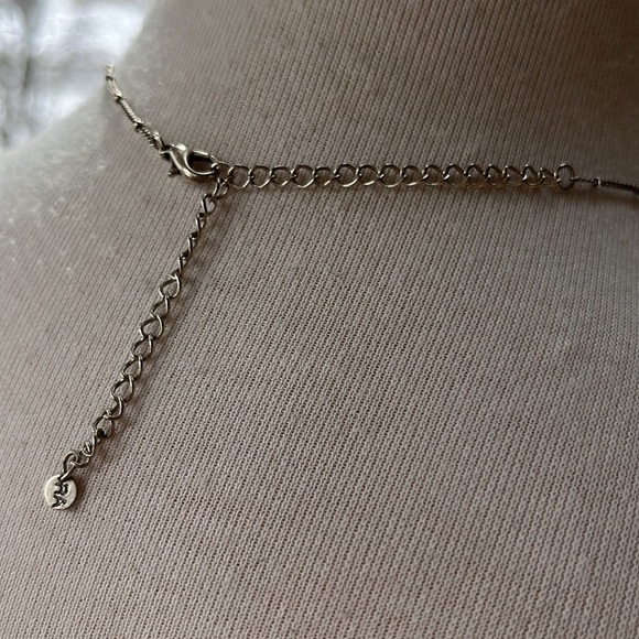 Peace sign necklace - Picture 3 of 3